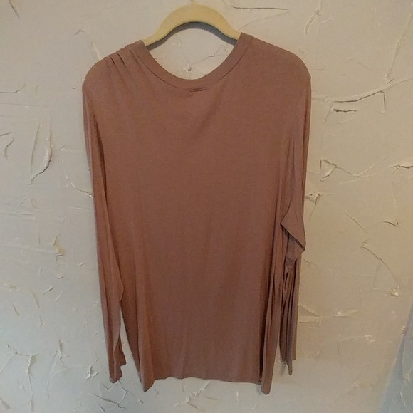 Top - Picture 3 of 4